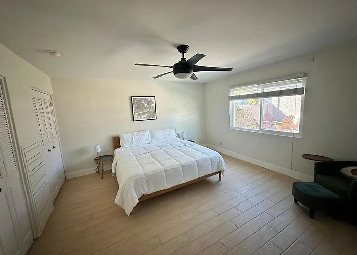 Next Getaway Home-3 Rooms, 4 Bed, 2 Bath, Backyard *