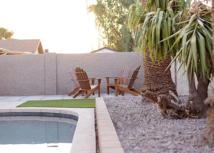 Next Getaway Home-3 Rooms, 4 Bed, 2 Bath, Backyard * Mesa