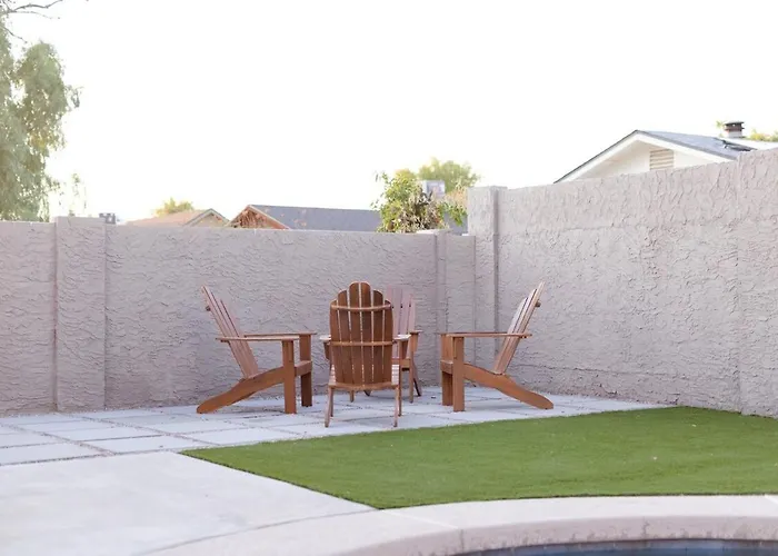 Holiday home Next Getaway Home-3 Rooms, 4 Bed, 2 Bath, Backyard *