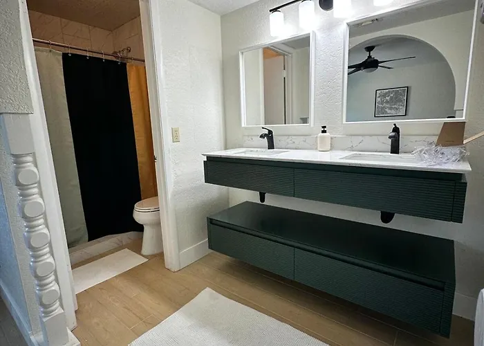 Next Getaway Home-3 Rooms, 4 Bed, 2 Bath, Backyard Holiday home Mesa