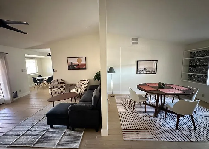 Holiday home Next Getaway Home-3 Rooms, 4 Bed, 2 Bath, Backyard Mesa