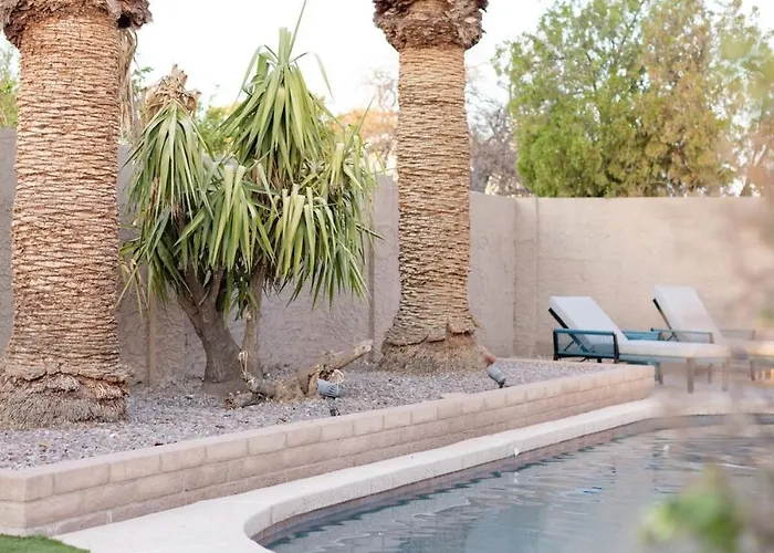 Next Getaway Home-3 Rooms, 4 Bed, 2 Bath, Backyard * Mesa